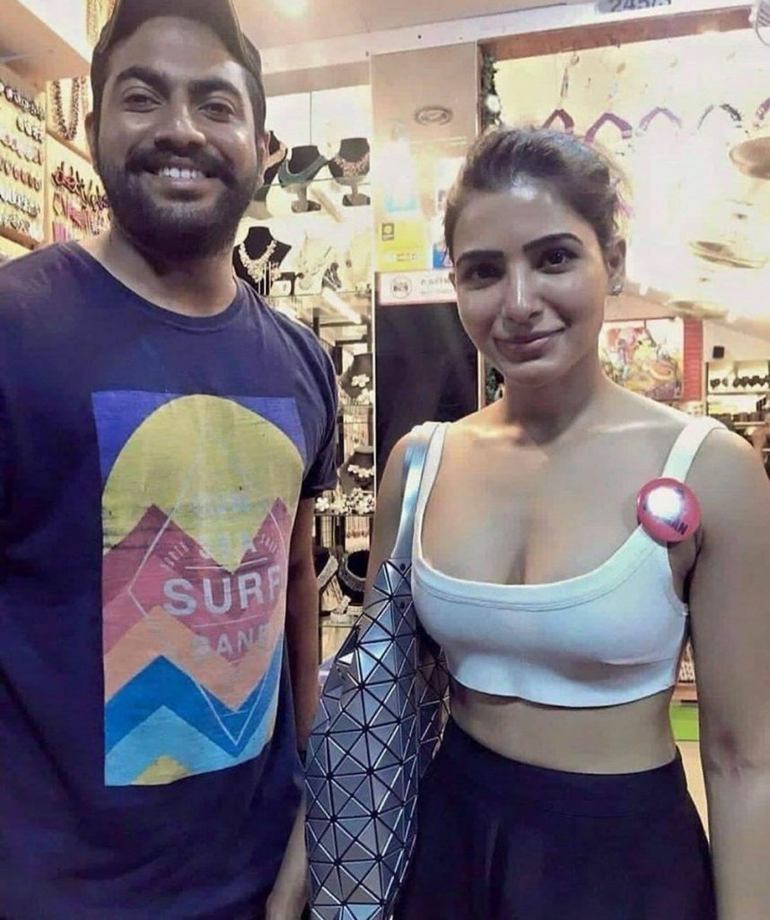 actress-samantha-with her fan